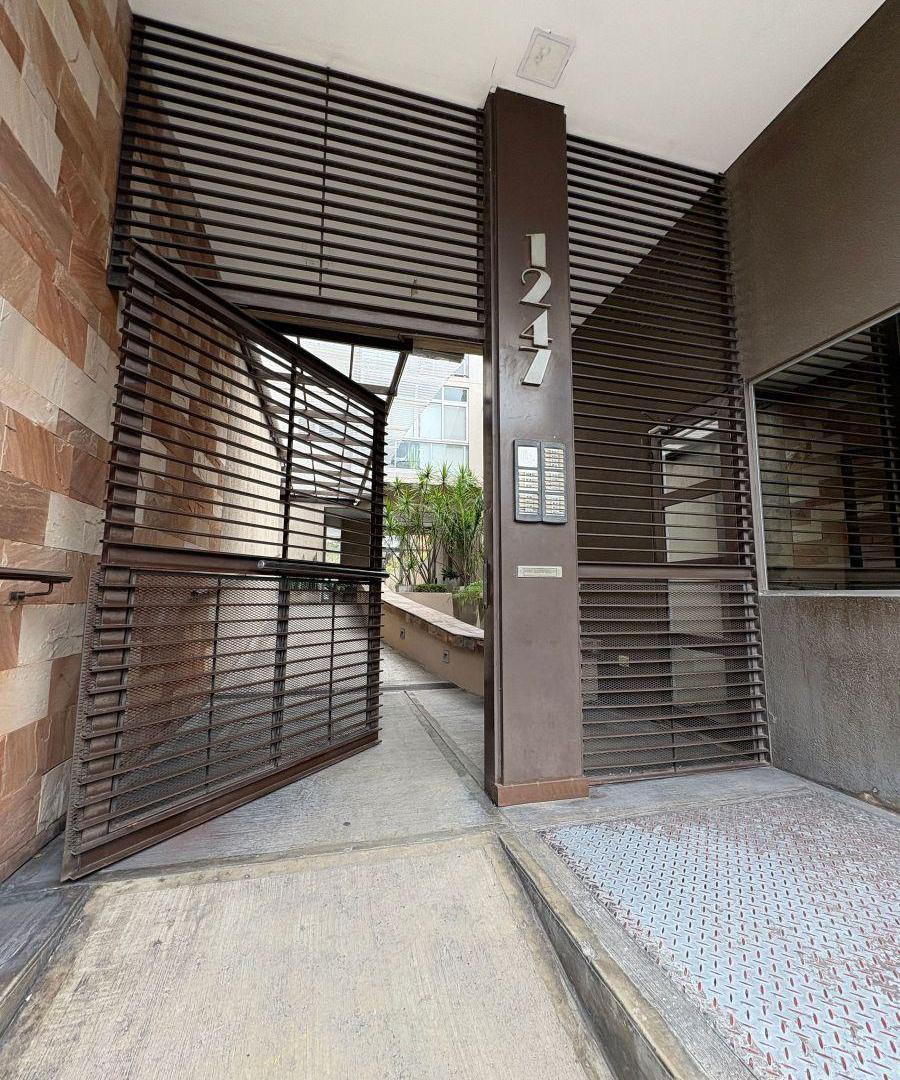 Foto de DEPARTAMENTO 3 AMBIENTES- SARMIENTO 1247 -EDIFICIO ESMERALDA III, imagen 2