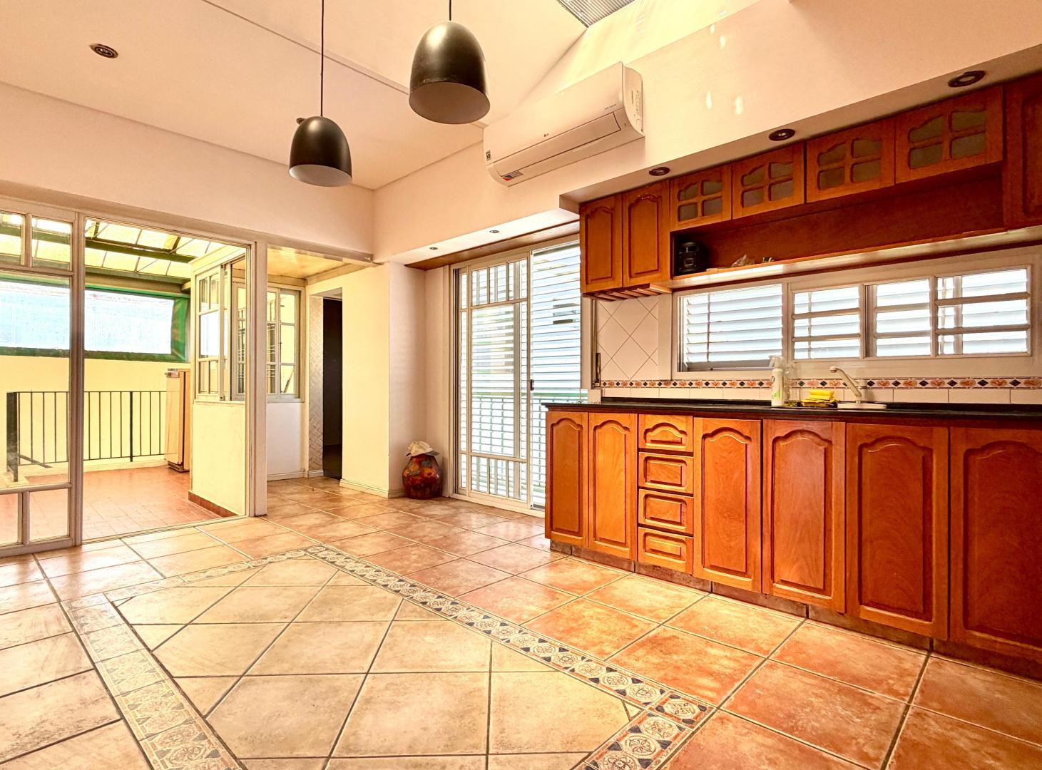 Foto de VENTA CASA PH AL FRENTE PLANTA ALTA LANUS OESTE, imagen 1