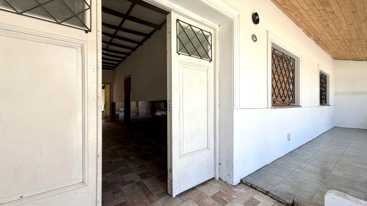 Venta Casa con 239 m² de 3 ambientes con departamento de 2 ambientes en Lanús Oeste