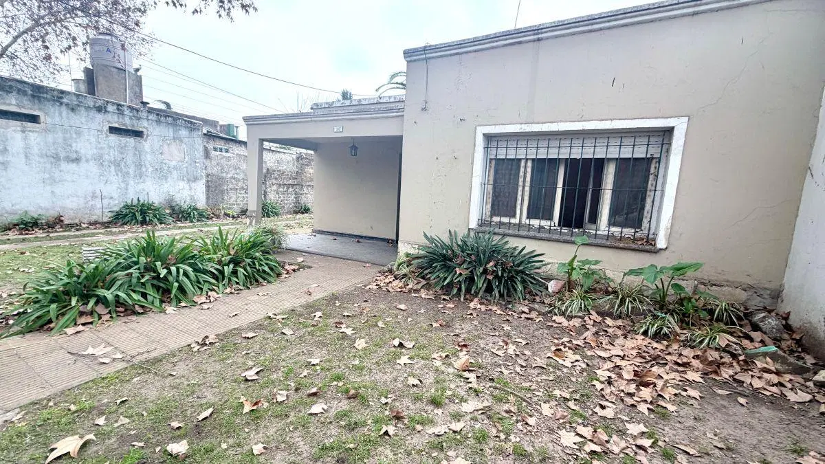 VENTA DE DOS PROPIEDADES SOBRE LOTE DE 13X 39 TEMPERLEY 2