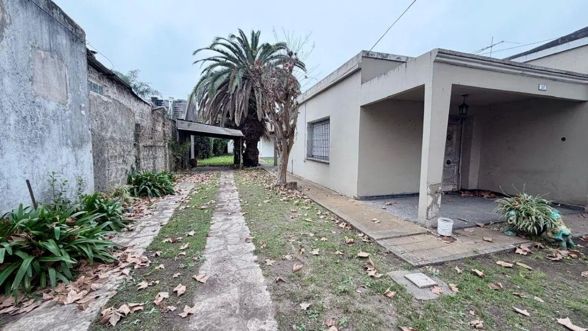 VENTA DE DOS PROPIEDADES SOBRE LOTE DE 13X 39 TEMPERLEY 4
