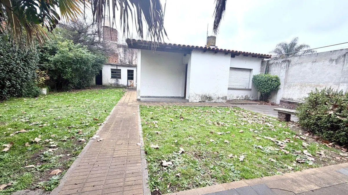 VENTA DE DOS PROPIEDADES SOBRE LOTE DE 13X 39 TEMPERLEY 3