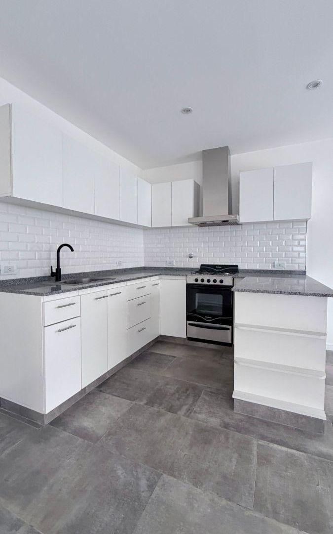 Foto de VENTA DUPLEX 3 AMBIENTES EN LANUS OESTE, imagen 2