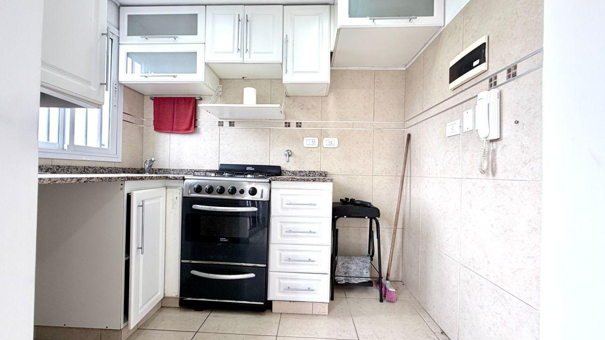 Foto de ALQUILER DEPARTAMENTO SEMIPISO 2 AMBIENTES CON COCHERA LANUS ESTE, imagen 2