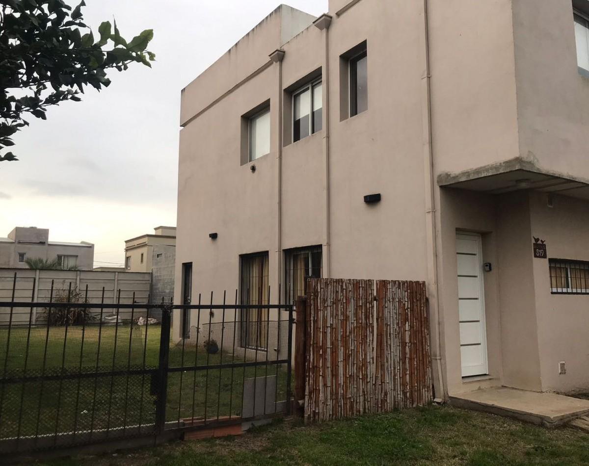 Excelente Casa Zona Barrio Graduados 4