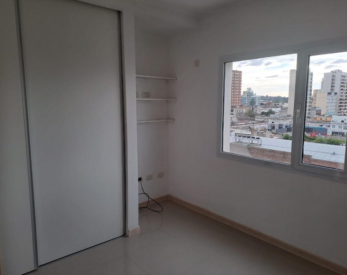Departamento 2 Ambientes con Cochera y Vista a Las Sierras. Apto Credito 3