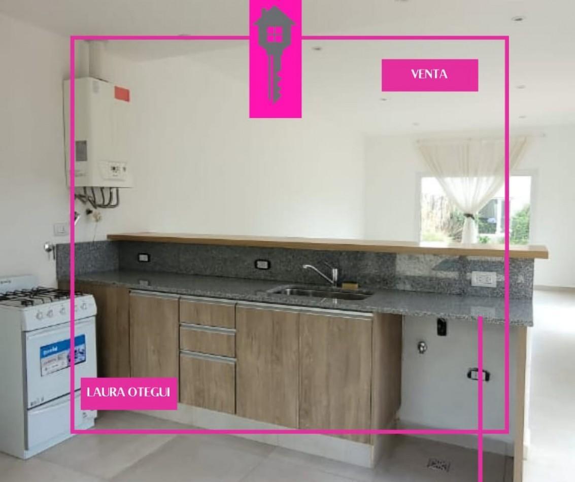 Venta Casa a Estrenar 4 Dorm., Quincho, Pileta, Barrio Cerrito 2