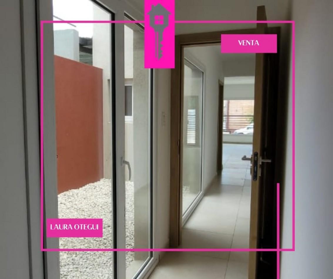 Venta Casa a Estrenar 4 Dorm., Quincho, Pileta, Barrio Cerrito 1