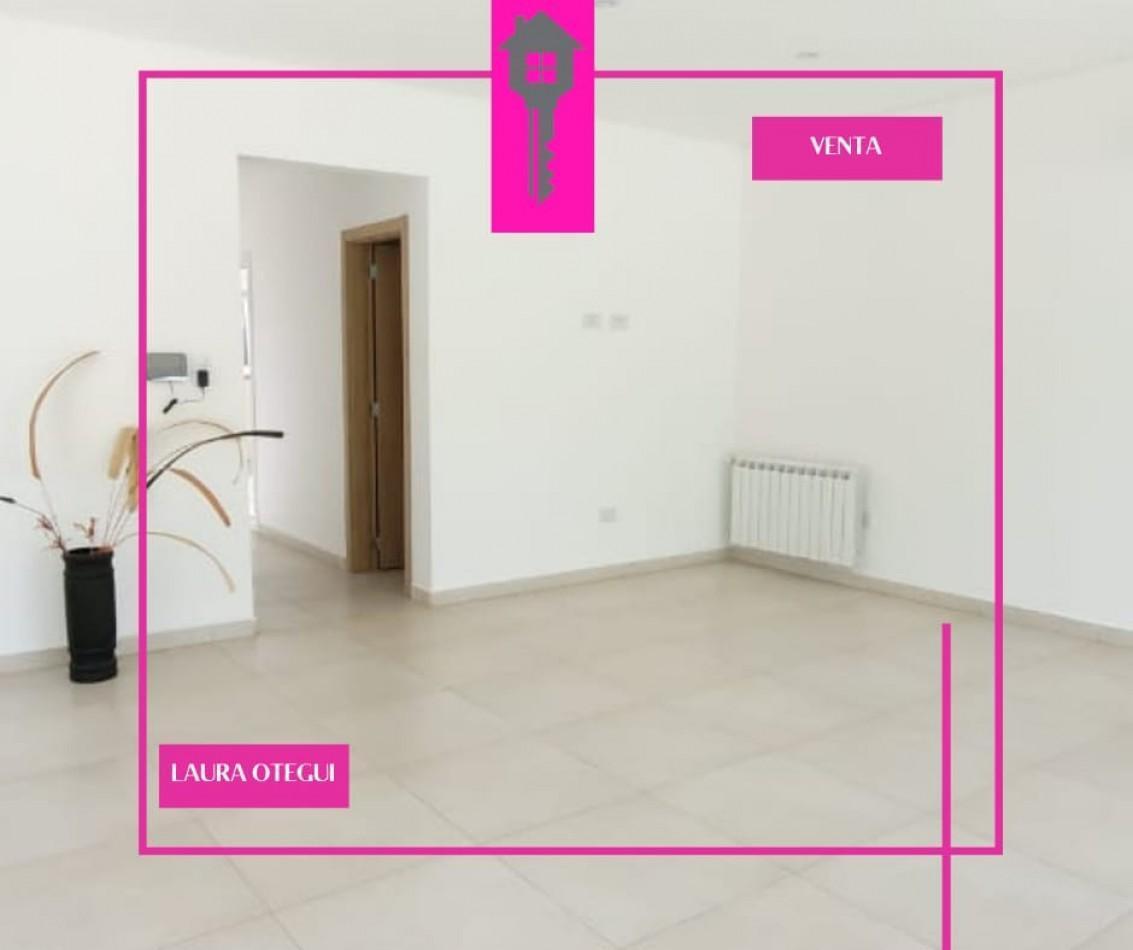 Venta Casa a Estrenar 4 Dorm., Quincho, Pileta, Barrio Cerrito 5