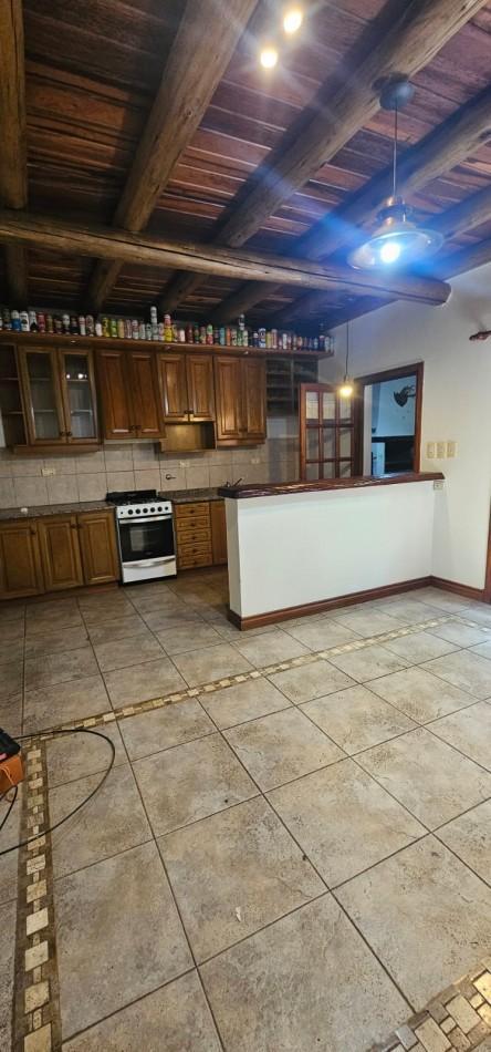 Venta Casa Zona Turistca 4 Dorm. + Oficina 2