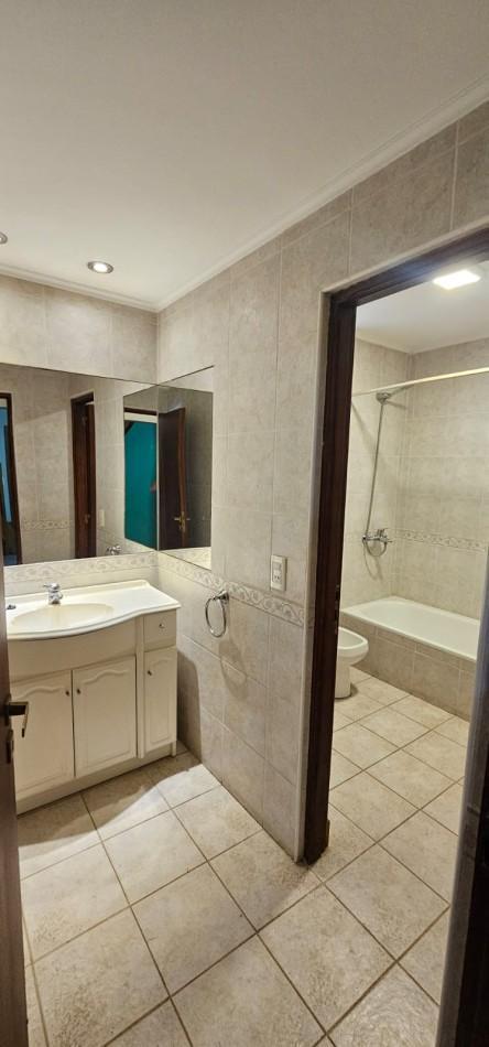 Venta Casa Zona Turistca 4 Dorm. + Oficina 4