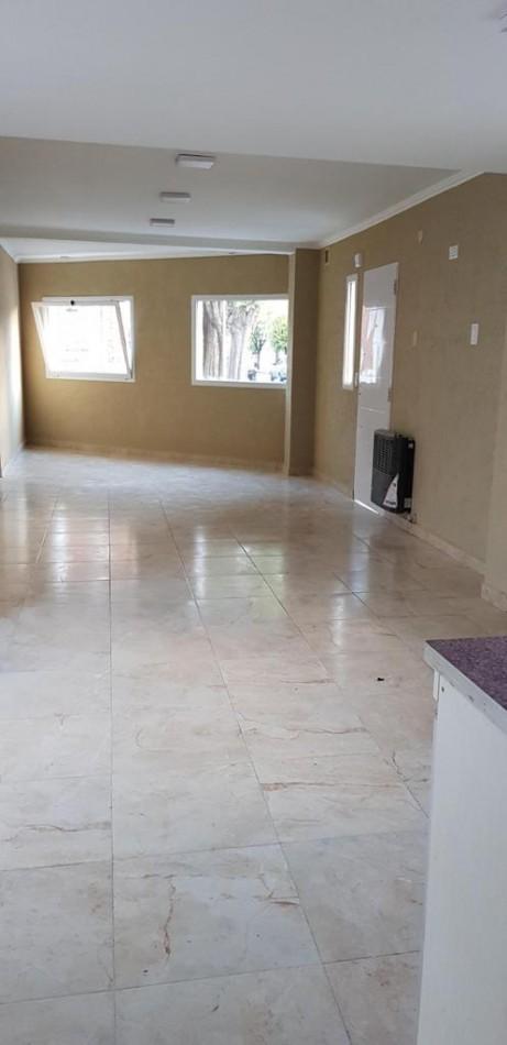 Venta Casa Semicentrica 2 Dorm. 1