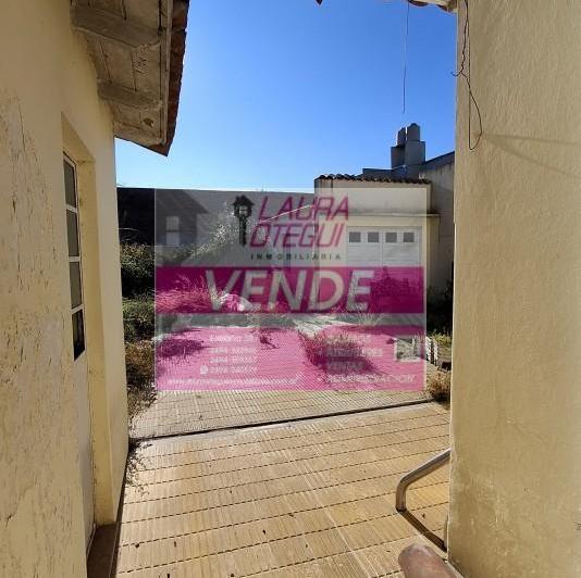 VENTA - Casa de 3 Dormitorios (1 en Suite) con Garaje y Amplio Espacio Multifuncion 4