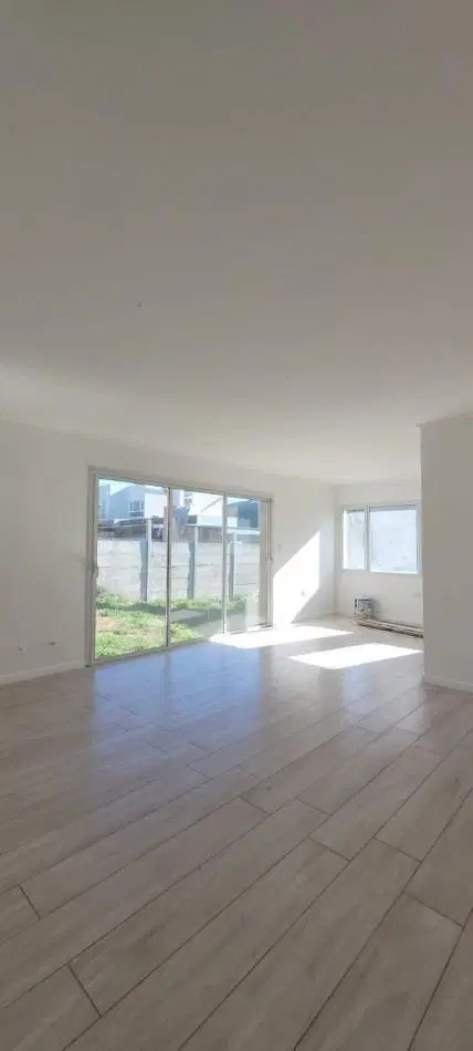 VENTA CASA A TERMINAR 3 DORMITORIOS UNO EN SUITE 5
