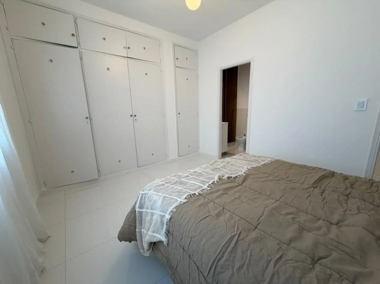 Departamento 2 ambientes reciclado a nuevo, 47 m², a 200 m de Plaza Colon - Bolivar y Corrientes 2
