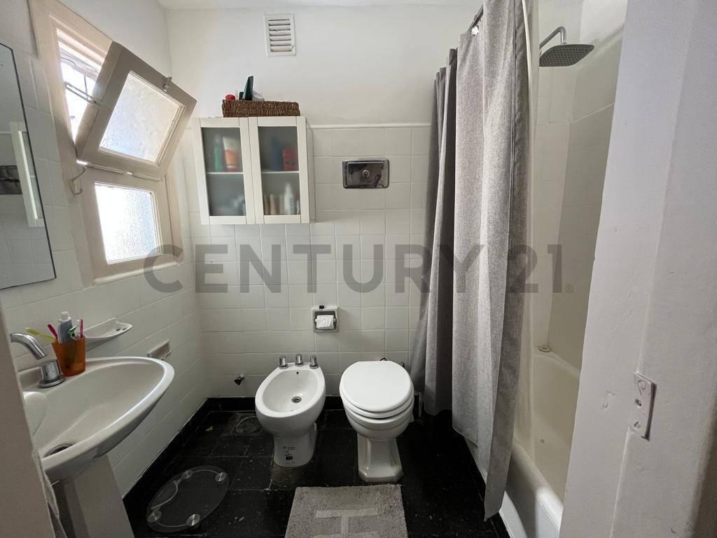 Departamento 5 Ambientes Venta en Balvanera Impecable 4