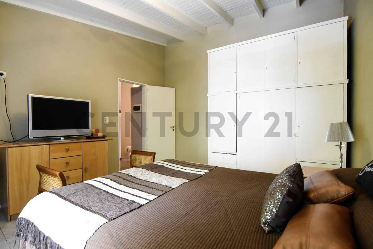 Venta Casa Lote Propio con Patio, Terraza y Parrilla en Caballito Sur 5