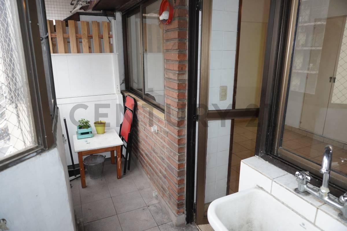 Venta Departamento 4 Amb. Frente Balcón Terraza Apto Profe con Cochera Apto Crédito Flores Norte. 2