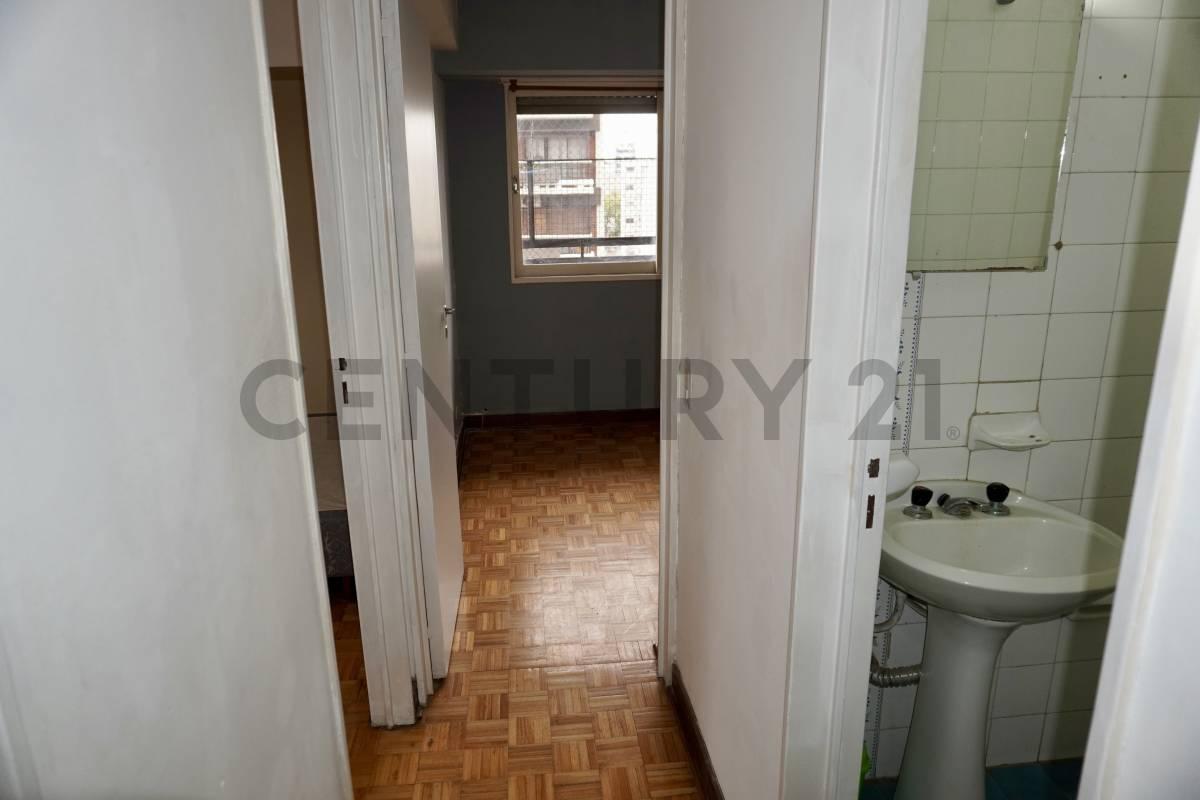 Venta Departamento 4 Amb. Frente Balcón Terraza Apto Profe con Cochera Apto Crédito Flores Norte. 5