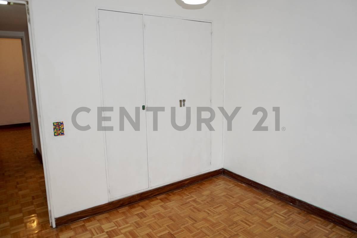 Venta Departamento 4 Amb. Frente Balcón Terraza Apto Profe con Cochera Apto Crédito Flores Norte. 5
