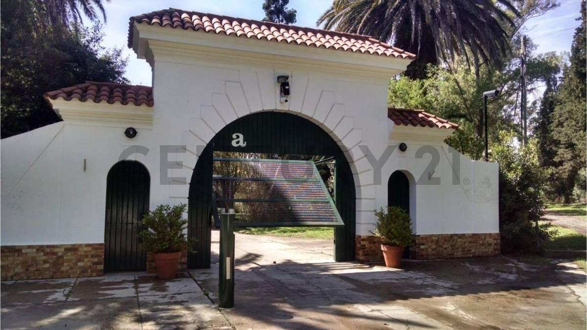 Lote 41 en barrio cerrado La Arbolada, La Plata.