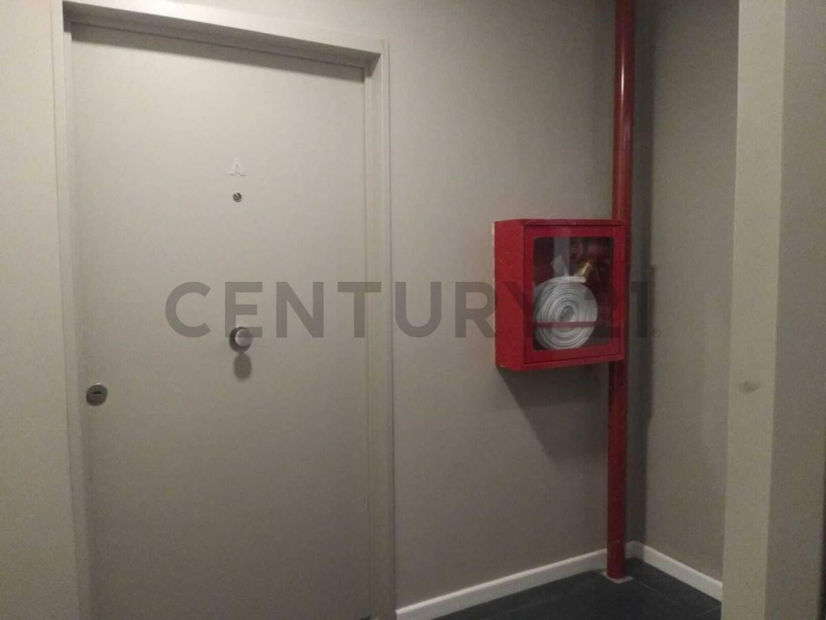 Foto de DEPARTAMENTO CABALLITO 2 AMBIENTES SEMIPISO CON DOBLE BALCON, imagen 3
