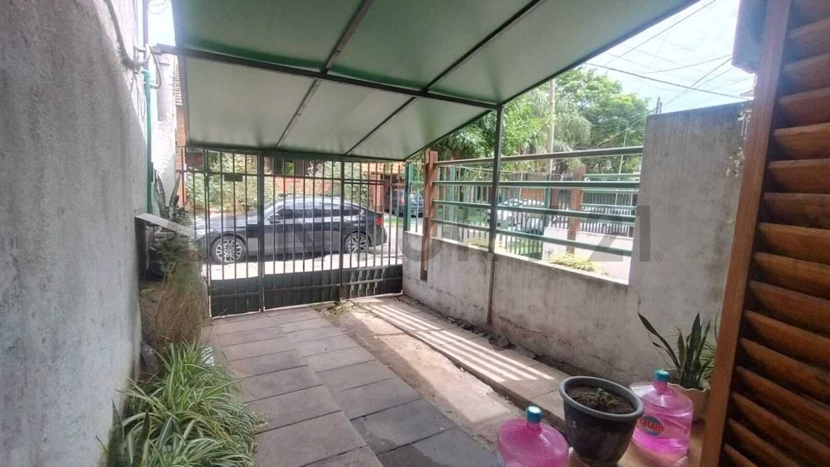 VENTA PH TRIPLEX 4 1/2 AMB C/COCHERA Y PATIO EN B° GÜEMES, HAEDO