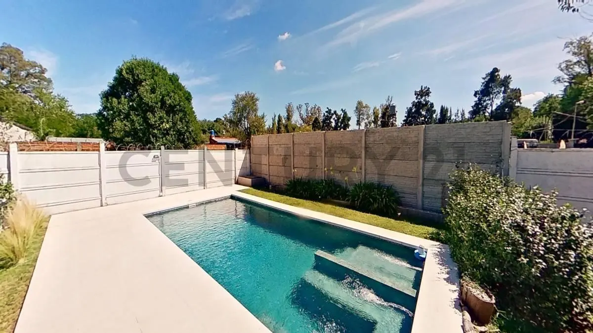 Casa con Parque y Pileta 2