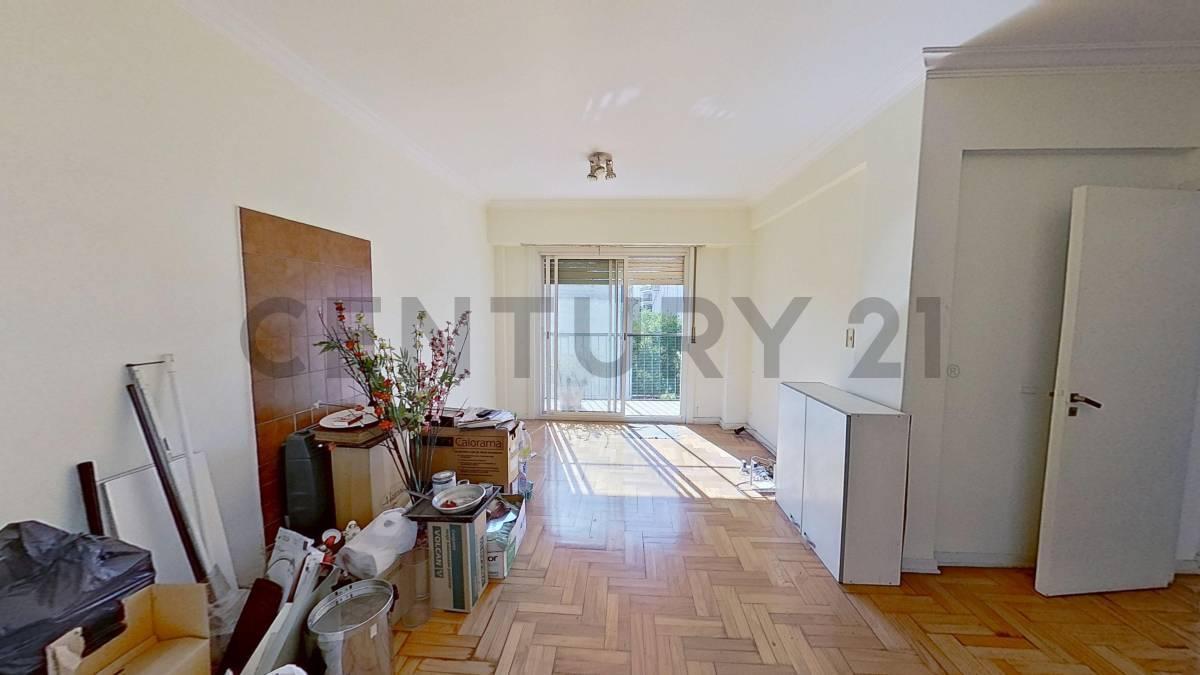 Foto de VENTA DEPARTAMENTO 3 AMBIENTES AL FRENTE CON BALCON LUMINOSO ZONA ABASTO, imagen 4