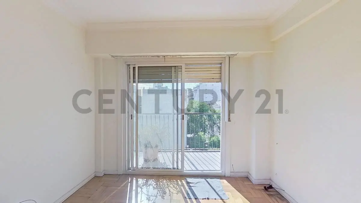 VENTA DEPARTAMENTO 3 AMBIENTES AL FRENTE CON BALCON LUMINOSO ZONA ABASTO 2