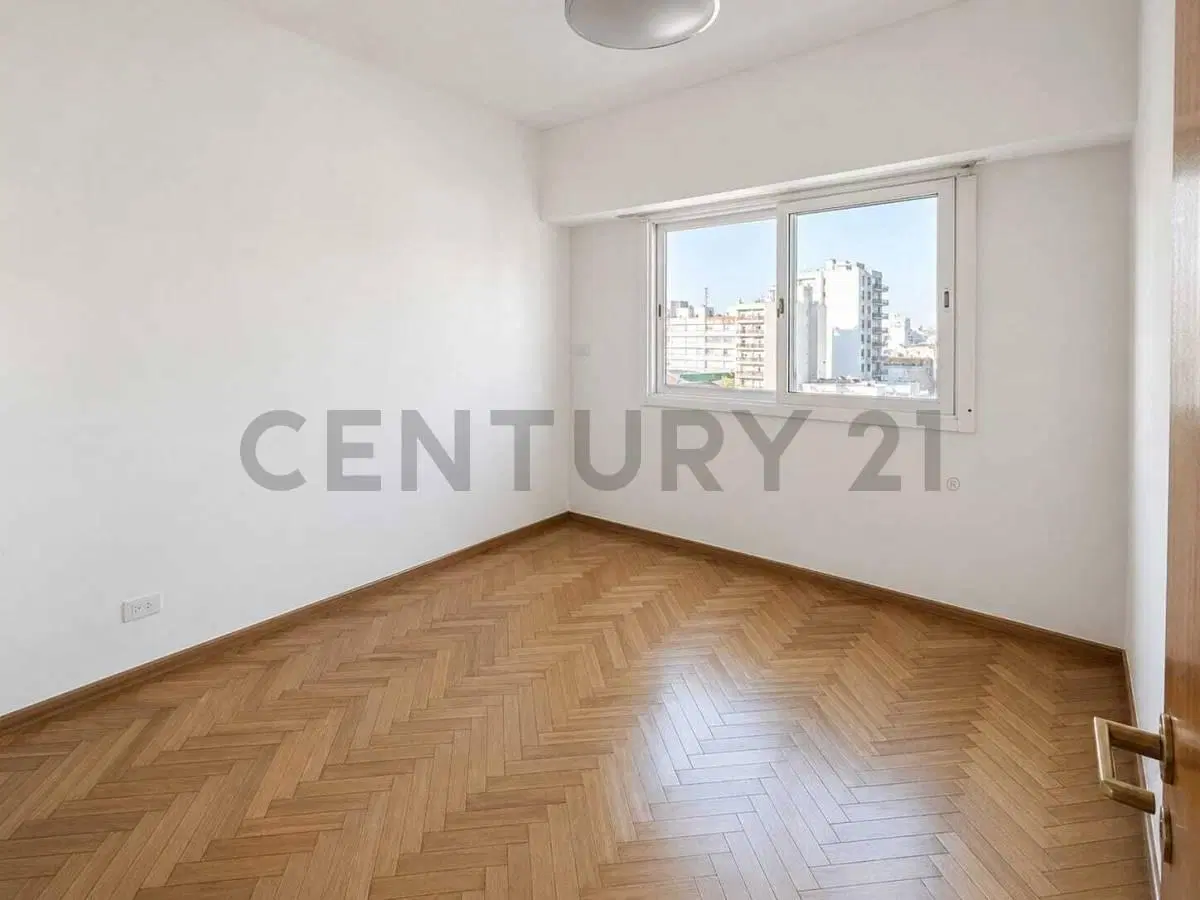Departamento en venta 2 ambientes con cochera en Mataderos 4