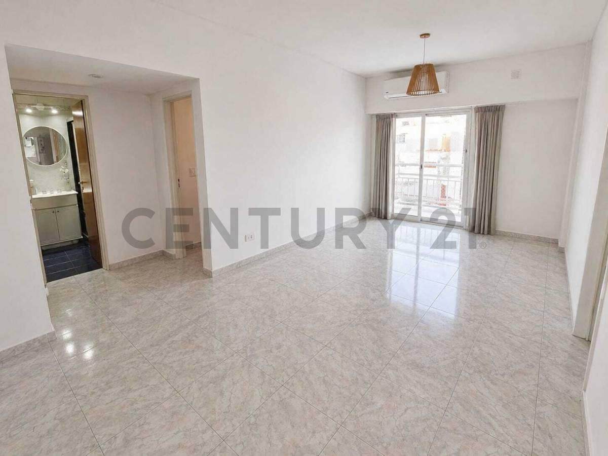 Foto de Departamento en venta 2 ambientes con cochera en Mataderos, imagen 3