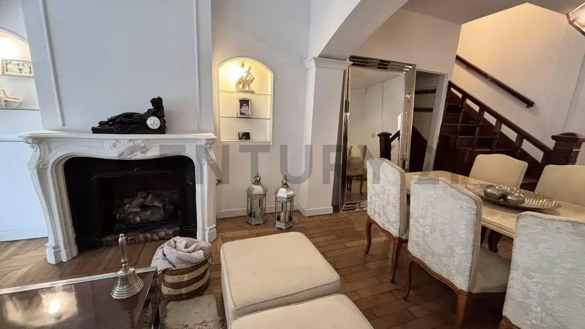 VENTA Casa 3 Ambientes + Escritorio- Parque Chacabuco- Cochera- Patio- Balcón-Terraza - Parrilla-Apt 3
