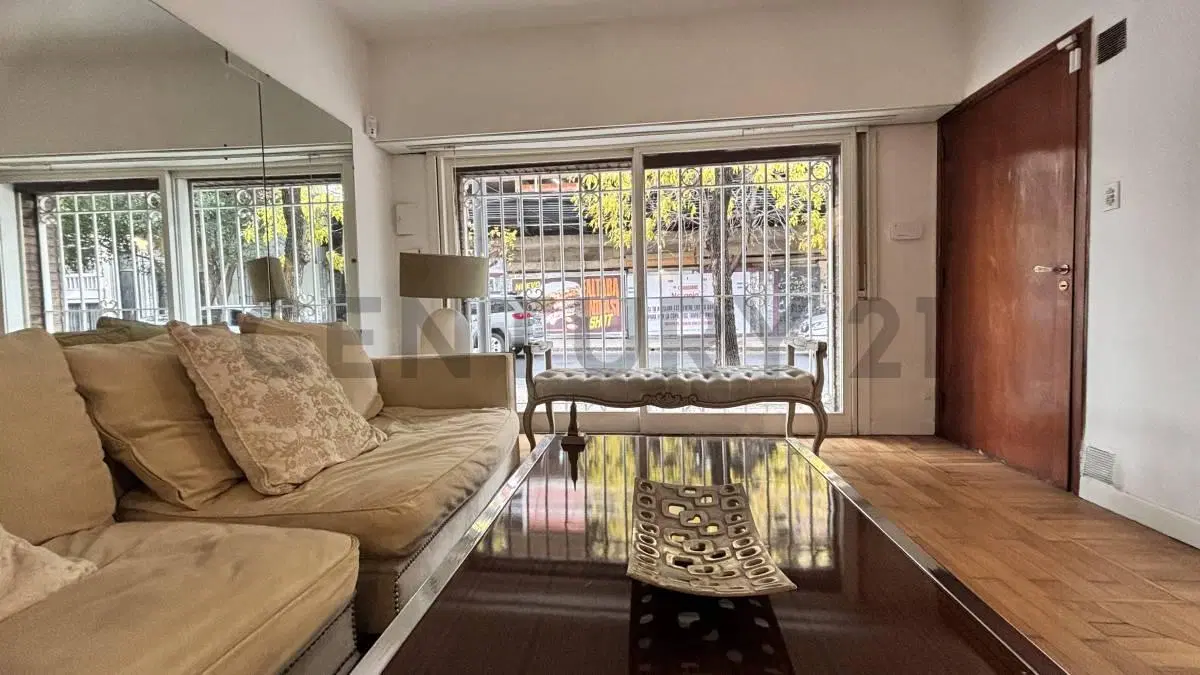 VENTA Casa 3 Ambientes + Escritorio- Parque Chacabuco- Cochera- Patio- Balcón-Terraza - Parrilla-Apt 2
