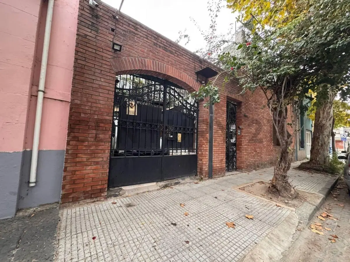 Casa en lote propio con gran potencial – Ubicación estratégica en Saavedra 3