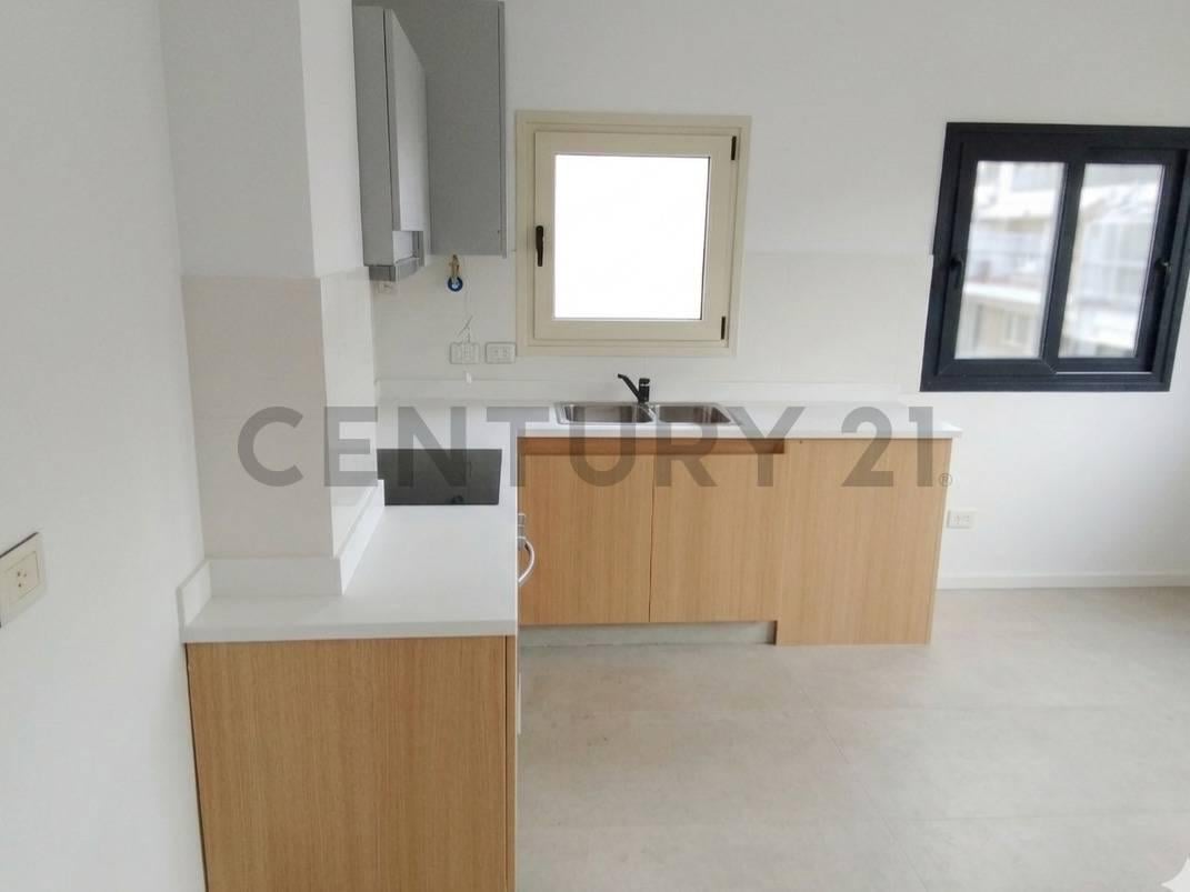 Foto de VENTA DEPARTAMENTO PISO 3 AMBIENTES CABALLITO A PASOS DEL PARQUE, imagen 2