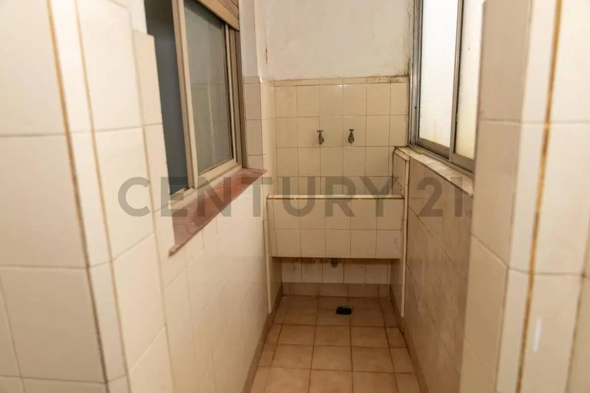 Venta Dto de 3 Amb en el Centro de Avellaneda A 15 m del obelisco.AC . AP 2