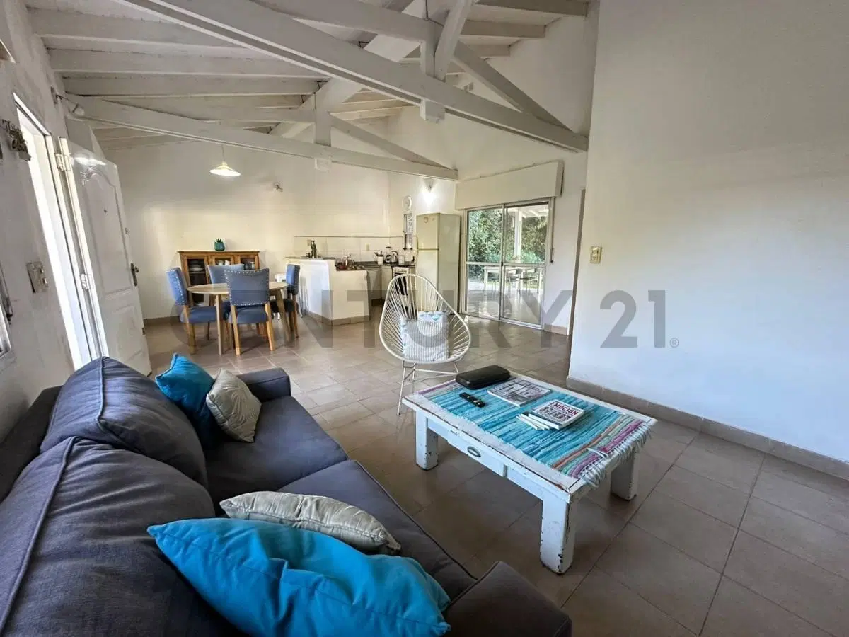 VENTA Impecable Casa Quinta de 5 Ambientes con Gran Parque, Galería y Piscina en Moreno 2