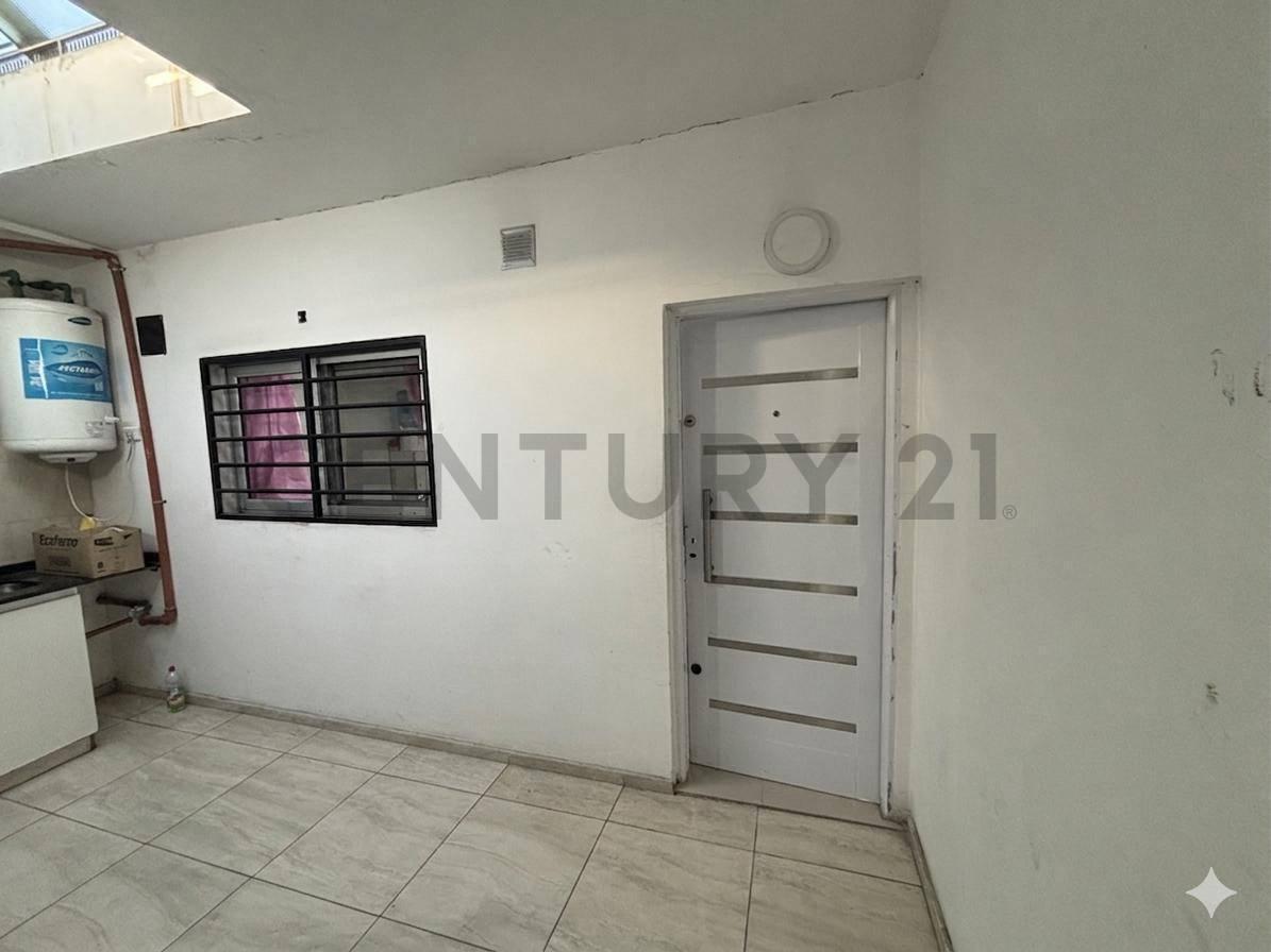 Foto de VENTA LOCAL COMERCIAL CON VIVIENDA Y RENTA, imagen 2