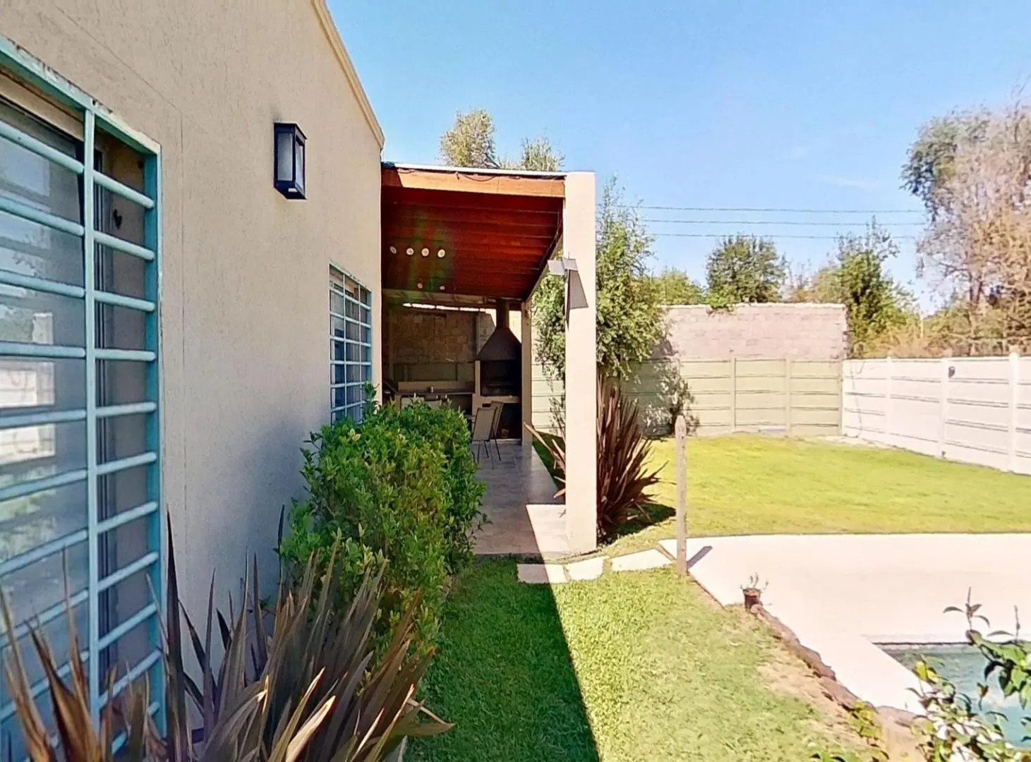 Casa con Parque y Pileta 5
