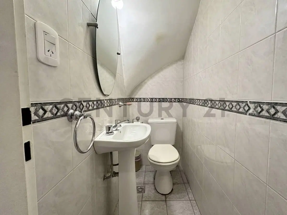 TRÍPLEX 4 AMBIENTES CON COCHERA, PATIO, TERRAZA Y BALCÓN EN PLAZA IRLANDA – CABALLITO 3