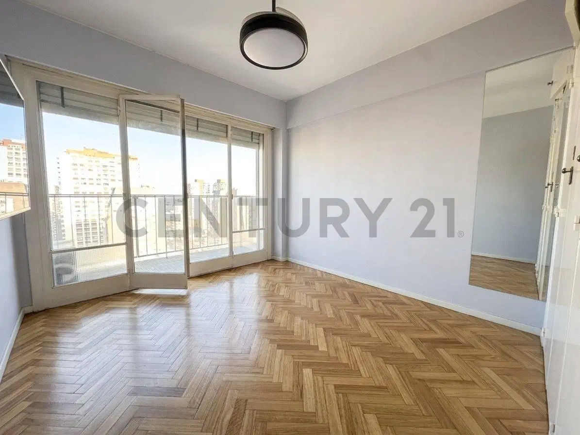 Venta | Departamento 4 ambientes con dependencia y balcón corrido en Belgrano 2