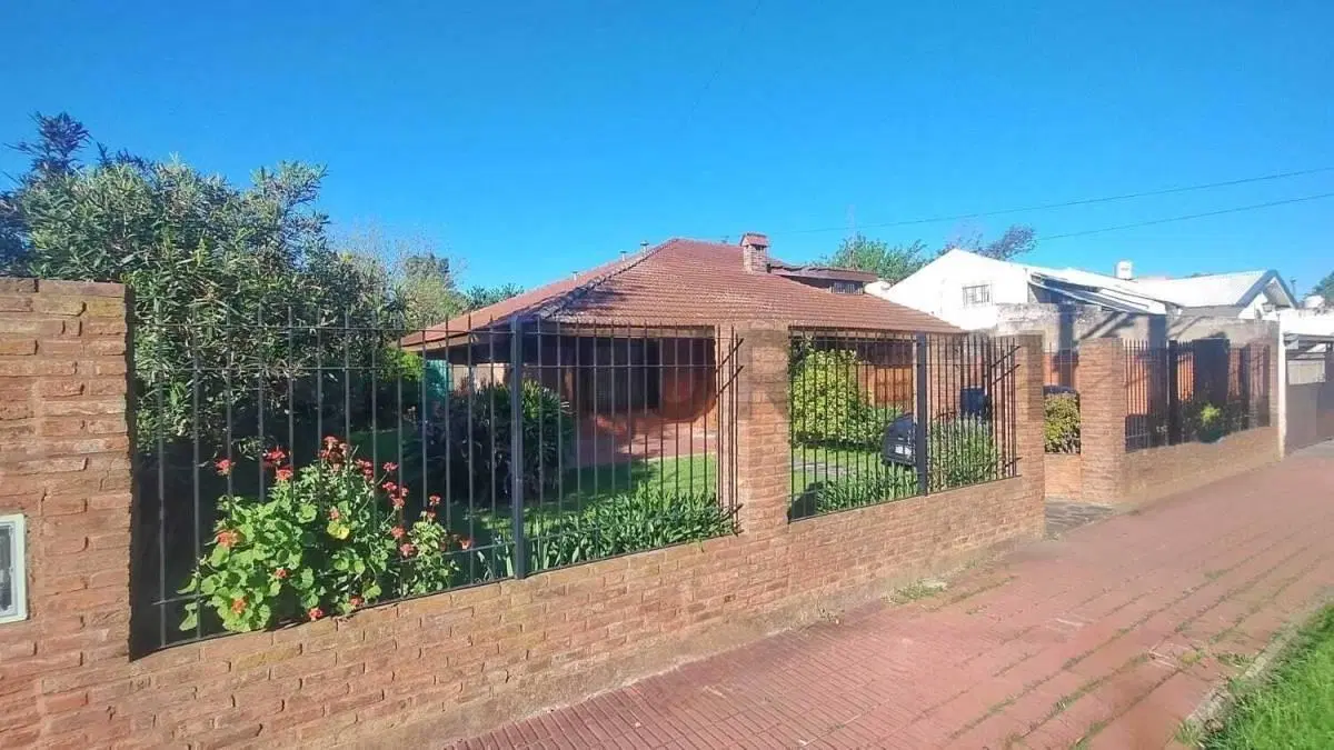 VENTA CHALET 5 AMB SOBRE LOTE DOBLE EN ITUZAINGO NORTE 2