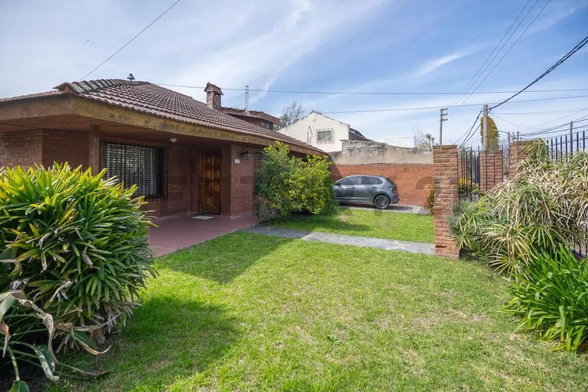 VENTA CHALET 5 AMB SOBRE LOTE DOBLE EN ITUZAINGO NORTE 5
