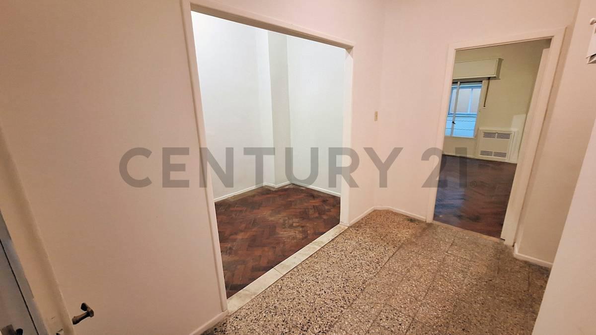 Foto de Venta Semipiso 5 Ambientes con Dependencia, 2 Baños + Baño de Servicio, imagen 4