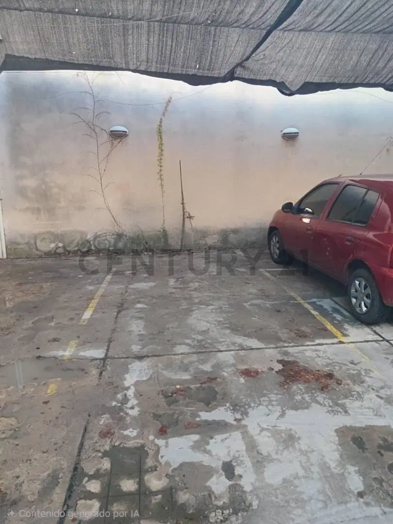 VENTA DE COCHERA EN PLANTA BAJA SOBRE AV BELGRANO 3
