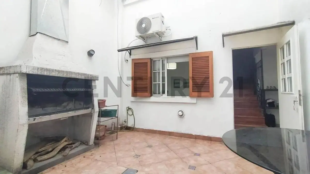 VENTA DE 1 PH O 2 EN EL MISMO LOTE S/EXPENSAS  2 FLIAS CON COCHERAS OPORTUNIDAD!!!!!MULTIFAMILIAR 5