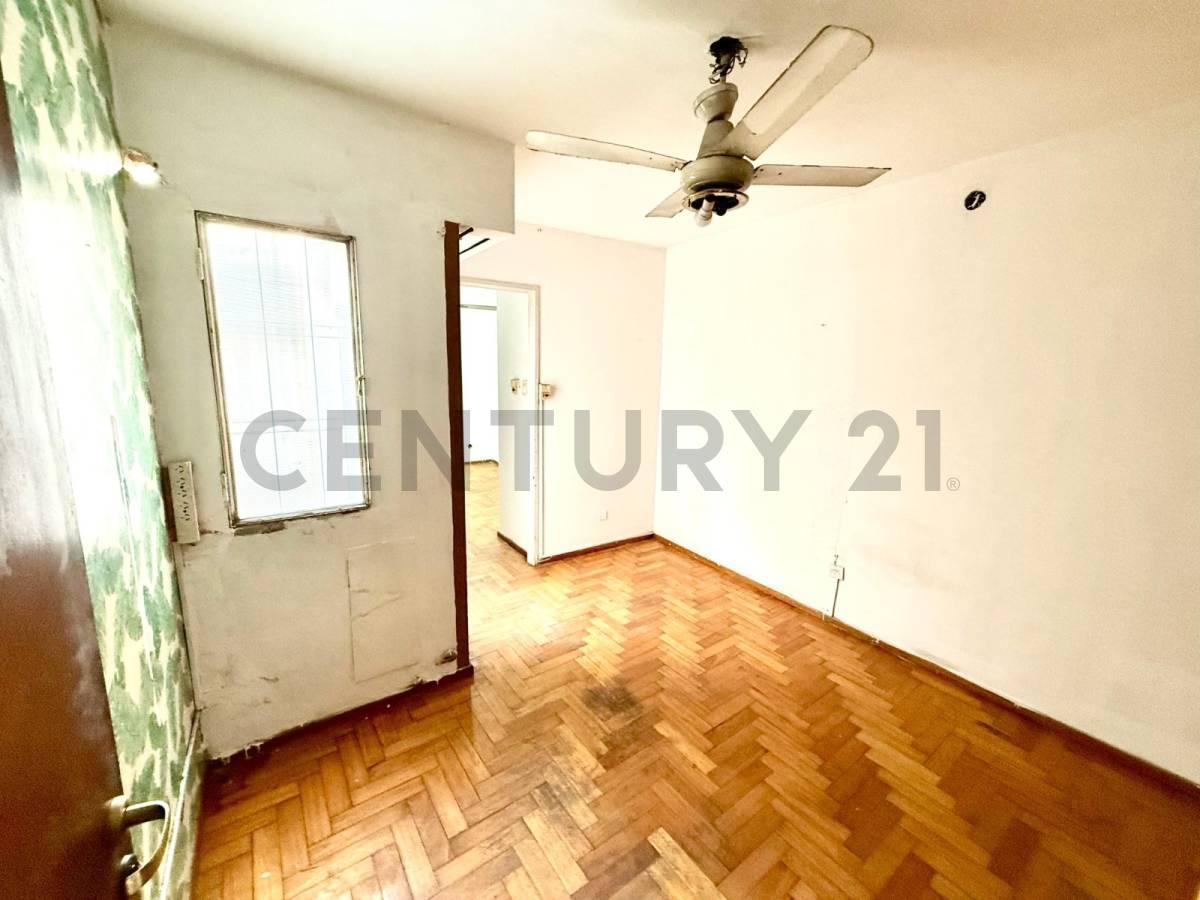Foto de VENTA CASA LOTE PROPIO CON LOCAL PARQUE AVELLANEDA, imagen 2