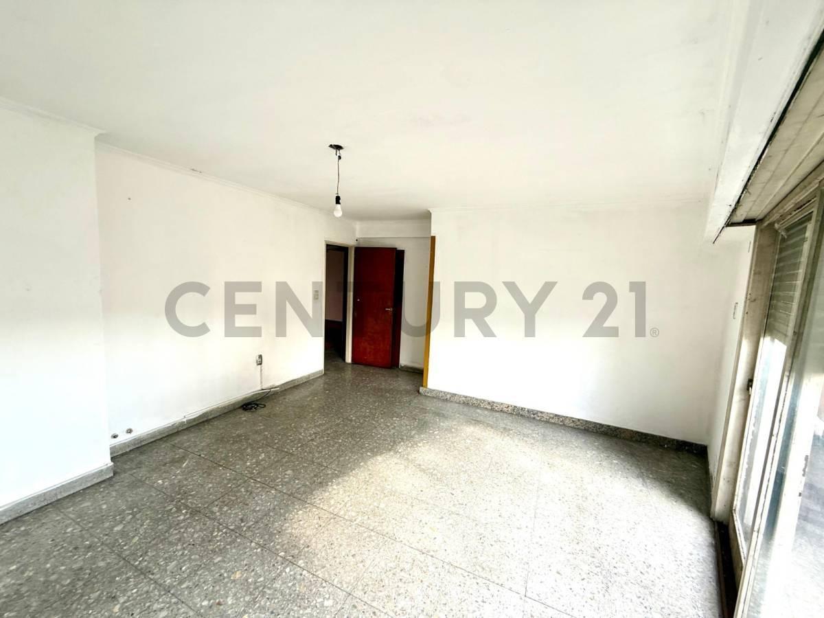 Foto de VENTA CASA LOTE PROPIO CON LOCAL PARQUE AVELLANEDA, imagen 3
