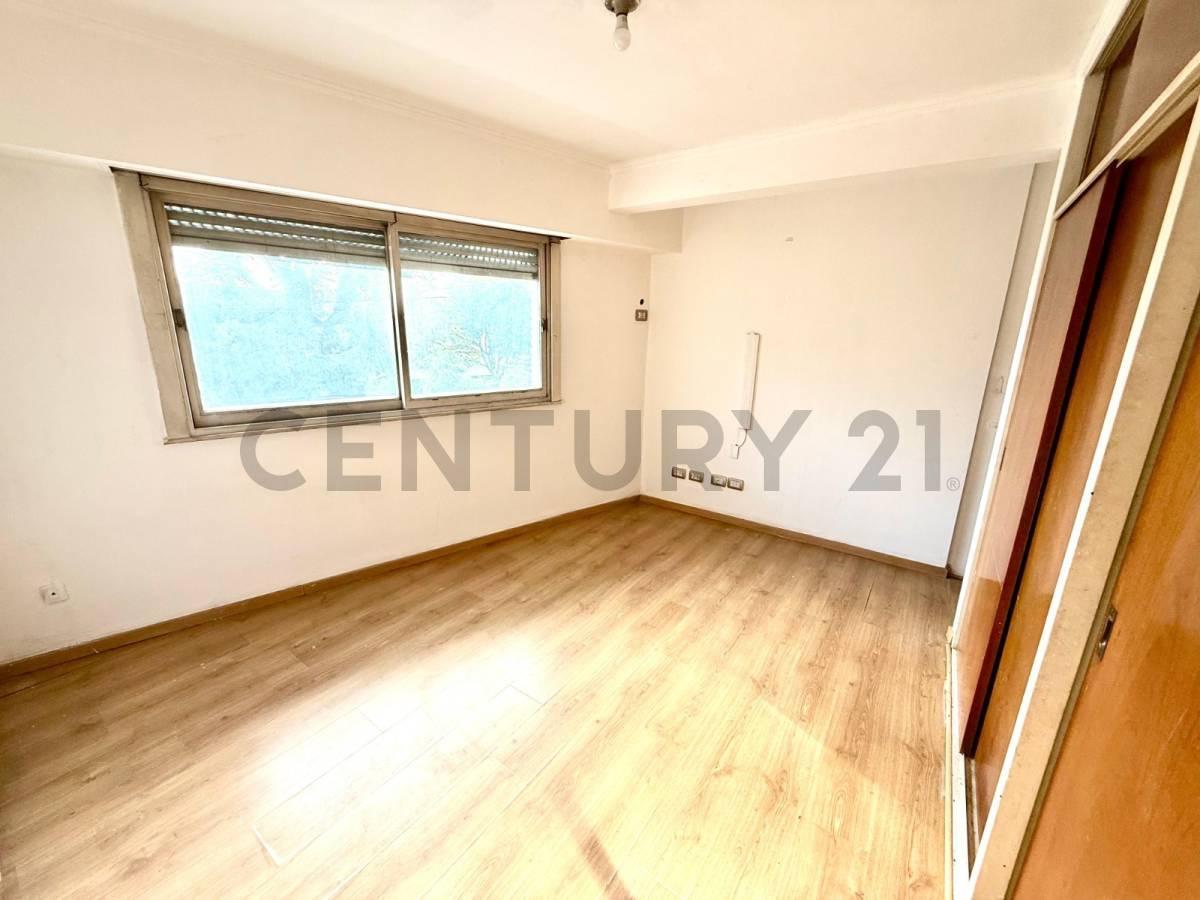 Foto de VENTA CASA LOTE PROPIO CON LOCAL PARQUE AVELLANEDA, imagen 1